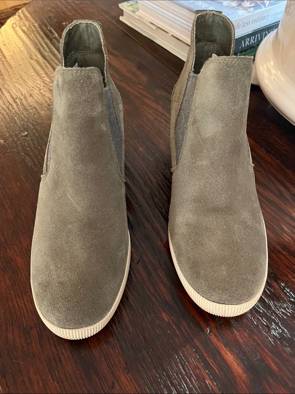 Sorel Women’s Chukka Boots in Olive Suede with Cream Sole
